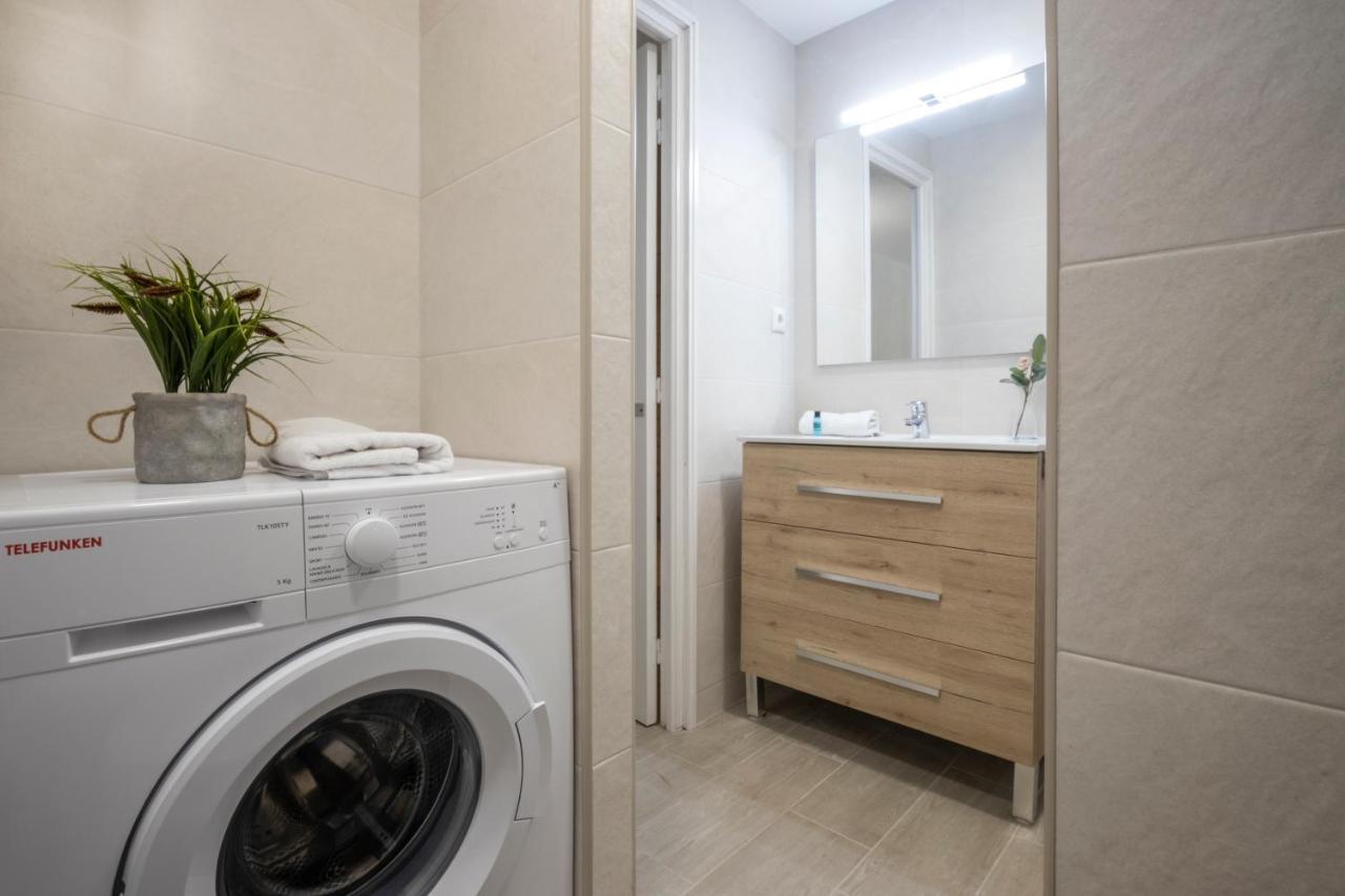 Bonito Estudio Renovado Салоу Екстериор снимка